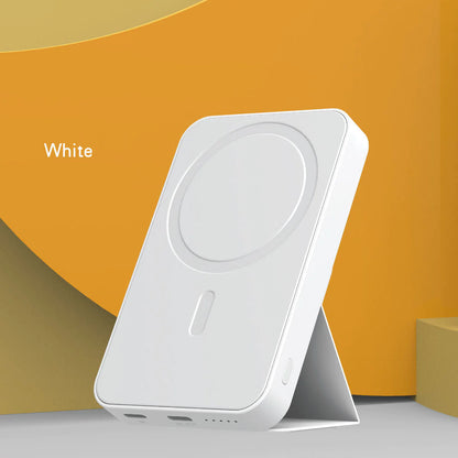 Magnetic Wireless Power Bank - in use | Tech Advancements