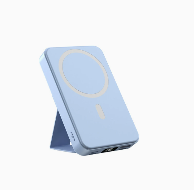 Magnetic Wireless Power Bank - close-up | Tech Advancements